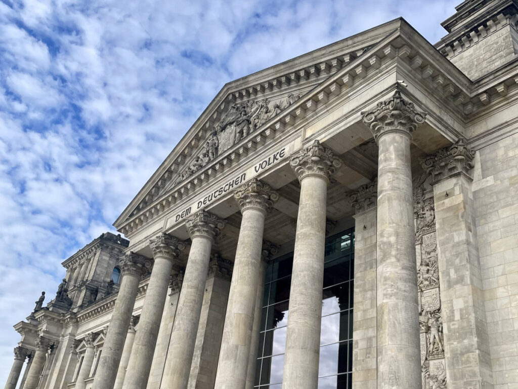 Masern-Impfpflicht: MWGFD stellt Staatssekretärin Schenderlein mit offenem Brief zur Rede