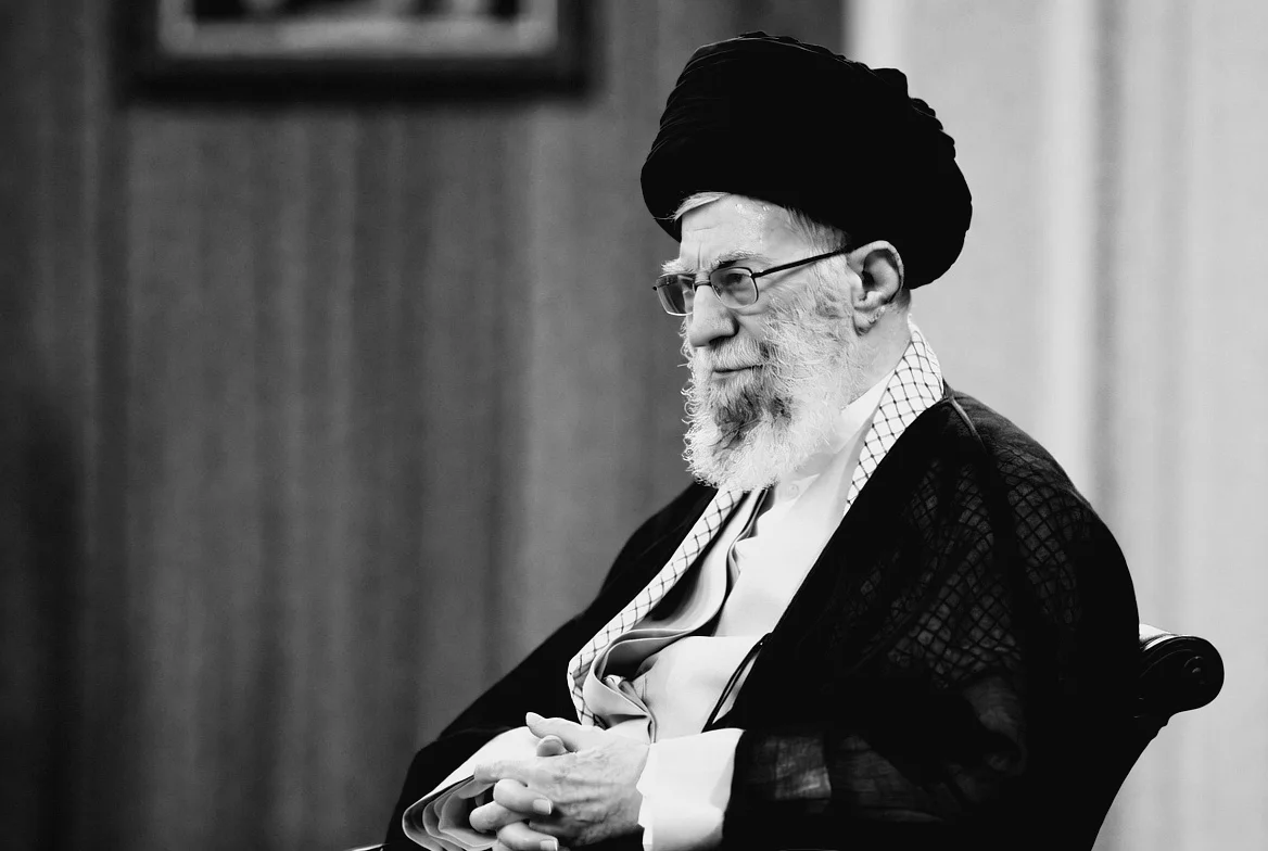 Ali Khamenei ist tot – Israel eliminiert Irans Machtzentrum in Teheran