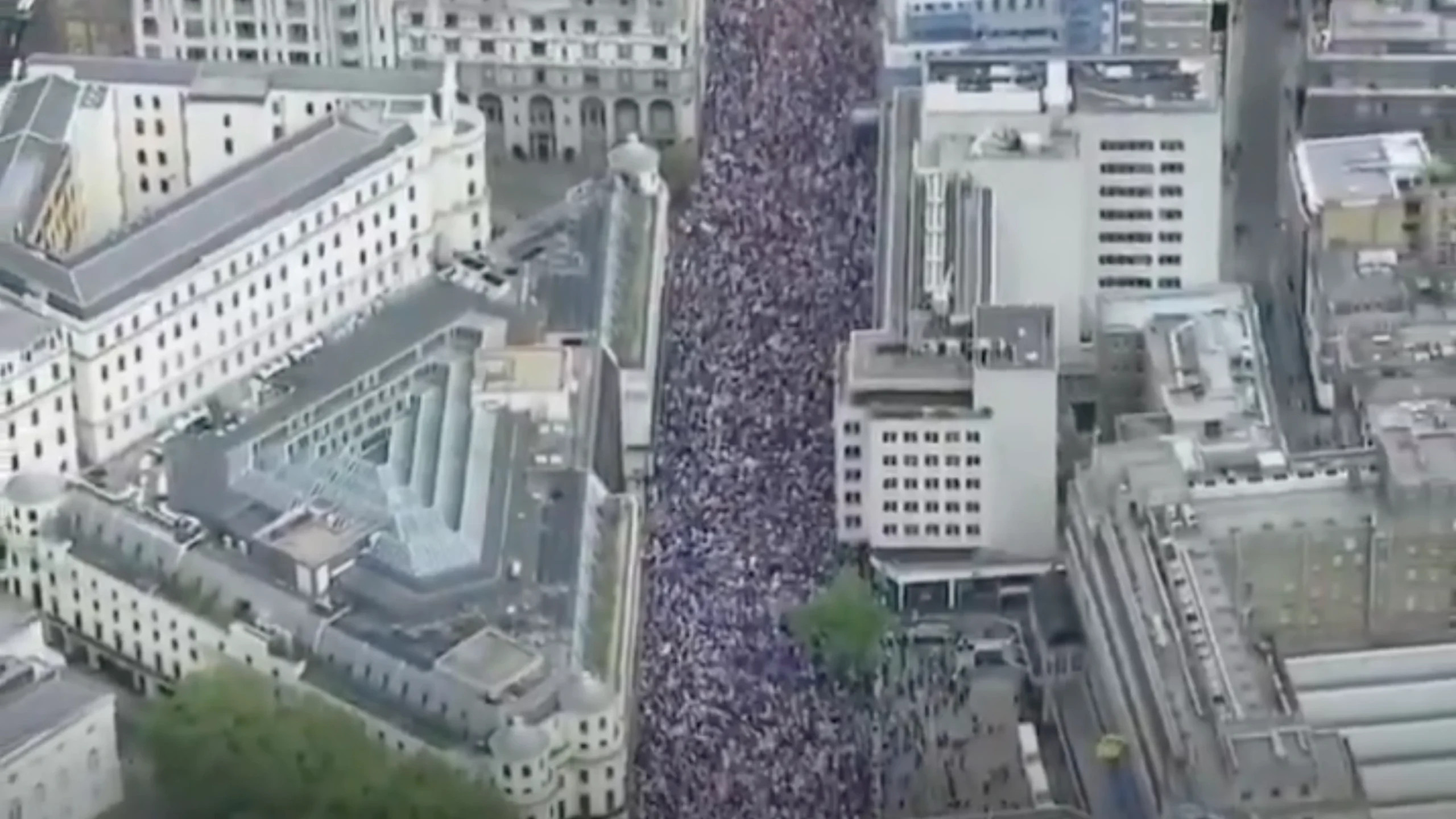 Tommy Robinsons Marsch durch London setzt deutliches Zeichen