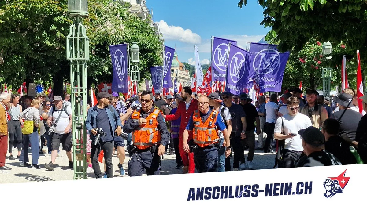 „Rechtsextrem“: So heisst man in der Schweiz, wenn man gegen EU-Verträge ist