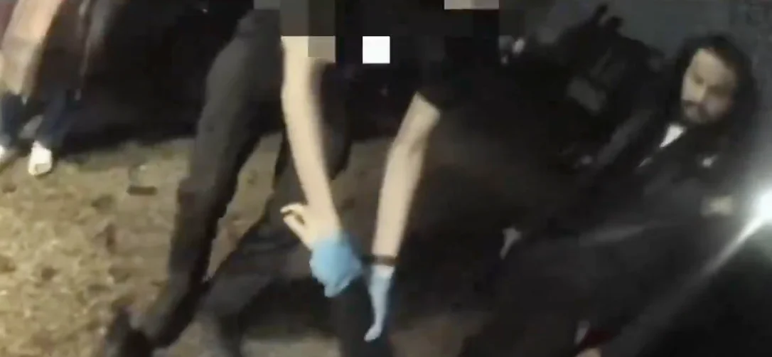 Schockierende Bodycam-Aufnahmen: Britische Polizei fesselt sterbenden Studenten Henry Nowak