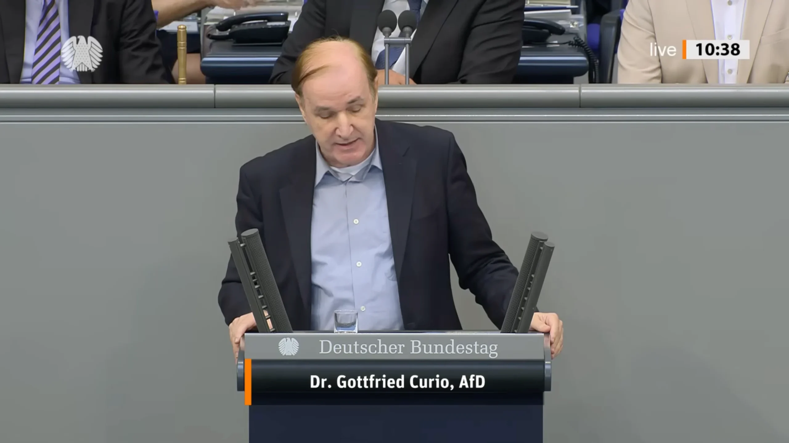Curio: „Regierung antwortet auf Kritik mit Meinungsunterdrückung“