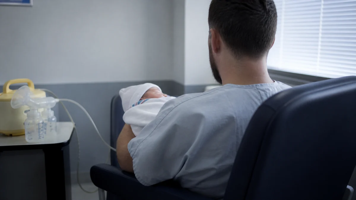 „Queer Milk“: Schottland finanziert Still-Experimente biologischer Männer mit Babys