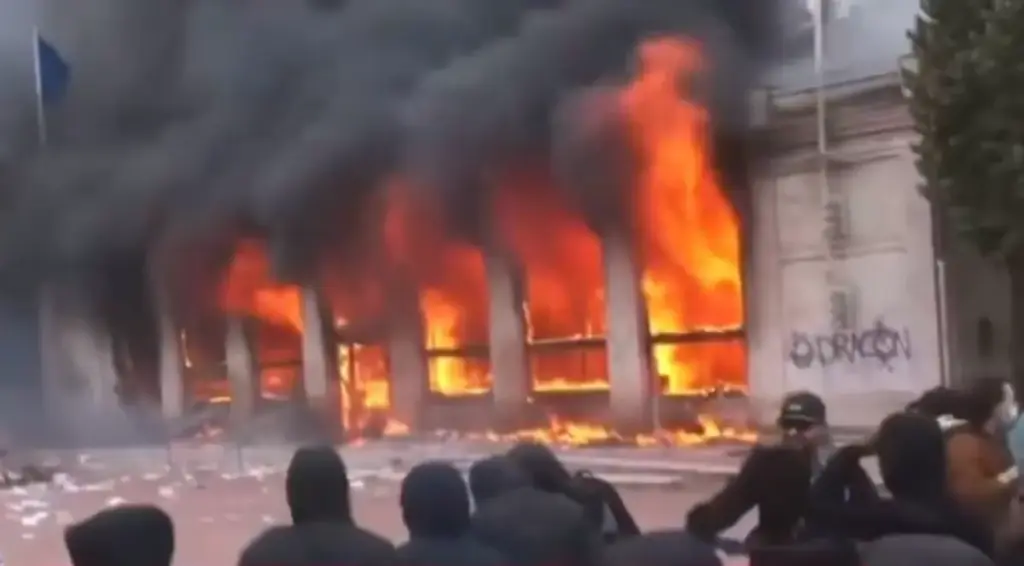 Lage in Paris ausser Kontrolle