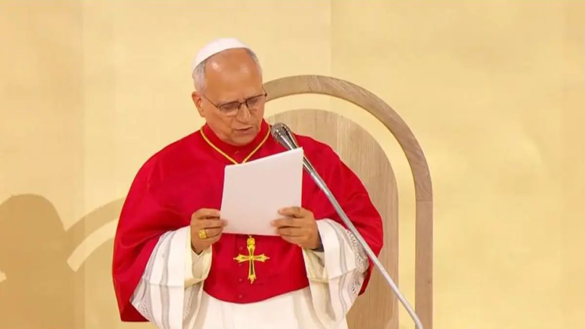 Papst Leo XIV. bei einer Gebetswache im Stade de France in Paris