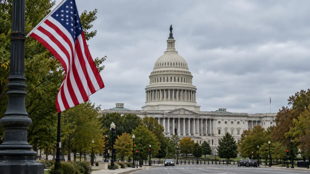 US-Kapitol mit amerikanischer Flagge
